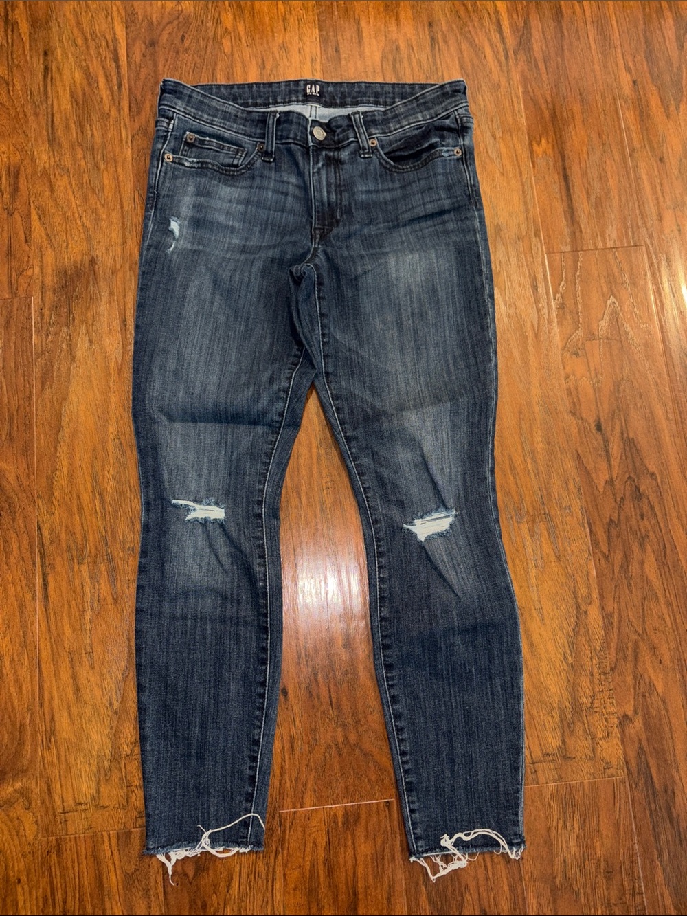GAP Women's Dark Wash Ripped Skinny Jeans - Blue 28 regular Jegging